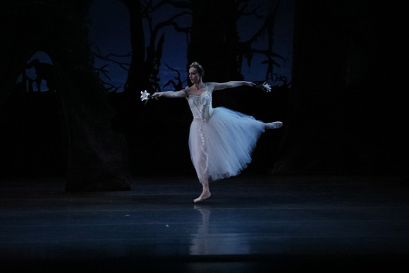 20161023_MCB_Giselle_Act2_3Cast_Jennifer_Laurent_Arsht__73A5068
