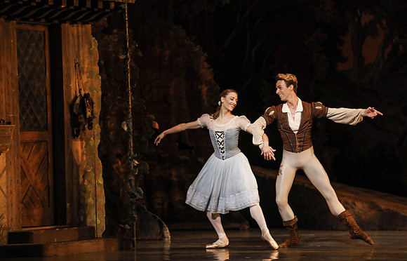 20161020_MCB_Giselle_Act1_DRDA_Arsht_73A3535