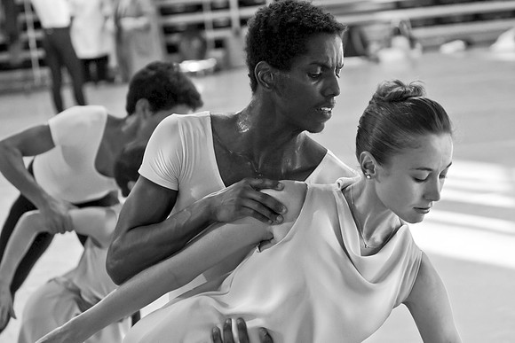 7065_DG_Studio_Rhersal_Synphonic_Dance_Alexie_Ratmansky_MCB_FL_AL1B7877.2