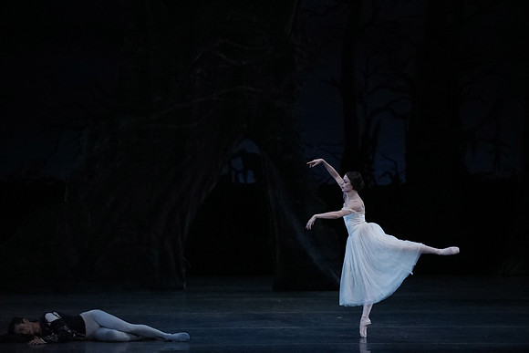 20161023_MCB_Giselle_Act2_3Cast_Jennifer_Laurent_Arsht__73A7582