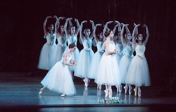 20161022_MCB_Giselle_Act2_2Cast_Tricia_Arsht_73A0751