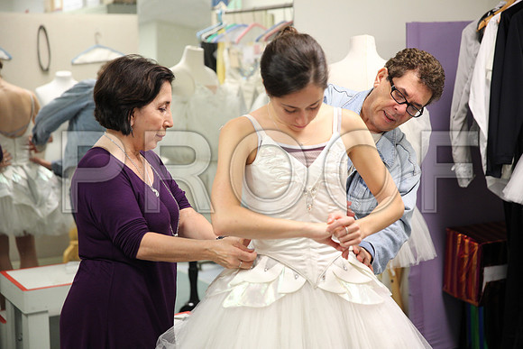 20150901_Fitting_Swan_Lake_Wardrobe_IMG_6281