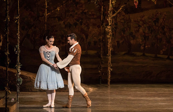 20161022_MCB_Giselle_Act1_2Cast_Tricia_Arsht_Arsht_73A5836