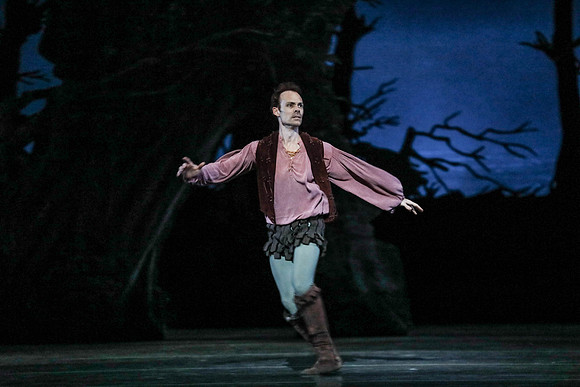 20161020_MCB_Giselle_2Cast_Act2_no Makeup_DRDA_Arsht_73A1603