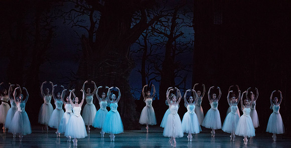 20161022_MCB_Giselle_Act2_2Cast_Tricia_Arsht_73A0780