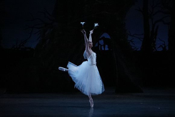 20161023_MCB_Giselle_Act2_3Cast_Jennifer_Laurent_Arsht__73A5082