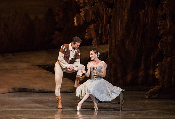 20161022_MCB_Giselle_Act1_2Cast_Tricia_Arsht_Arsht_73A5874