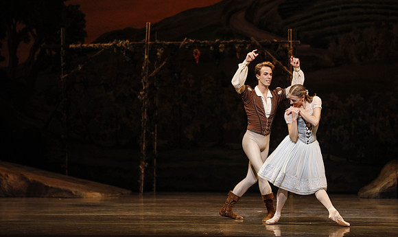 20161020_MCB_Giselle_Act1_DRDA_Arsht_73A3527