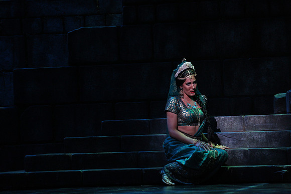 20150226_The_Pearl_Fisher_Act_39C7C1793