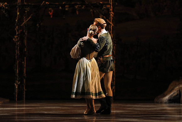 20161020_MCB_Giselle_Act1_DRDA_Arsht_73A3351