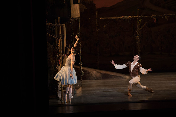 20161022_MCB_Giselle_Act1_2Cast_Tricia_Arsht_Arsht_73A5971