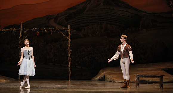 20161020_MCB_Giselle_Act1_DRDA_Arsht_73A3521
