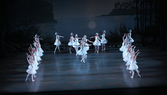 20151114_Swan_Lake_George_Balanchine_Kravis_IMG_6650