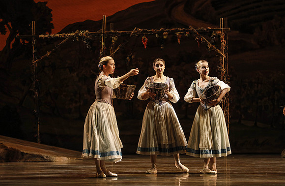 20161020_MCB_Giselle_Act1_DRDA_Arsht_73A3359