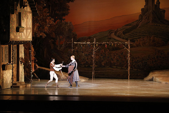 20161020_MCB_Giselle_Act1_2Cast_DR_No Makeup_Arsht_75A0071