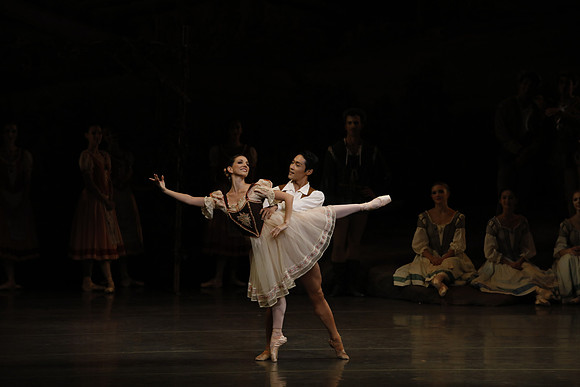 20161023_MCB_Giselle_Act1_3Cast_Jennifer_Laurent_Arsht__73A3021