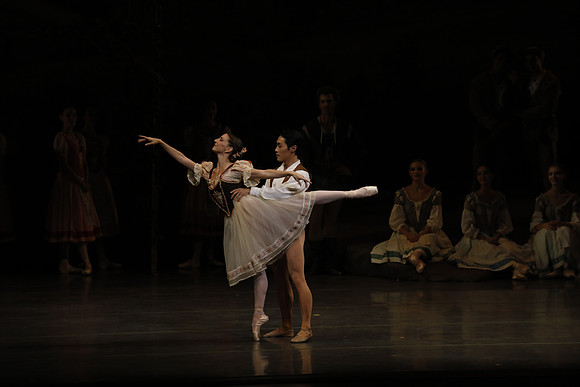 20161023_MCB_Giselle_Act1_3Cast_Jennifer_Laurent_Arsht__73A3020