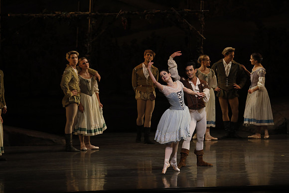 20161023_MCB_Giselle_Act1_3Cast_Jennifer_Laurent_Arsht__73A2198