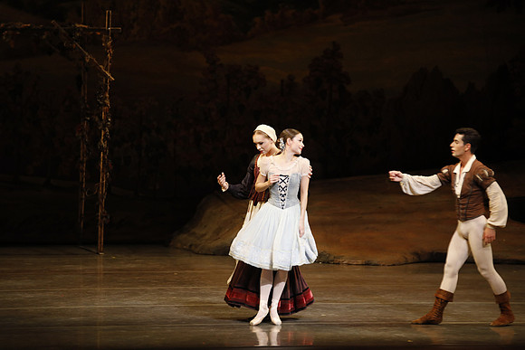 20161023_MCB_Giselle_Act1_3Cast_Jennifer_Laurent_Arsht__73A2454