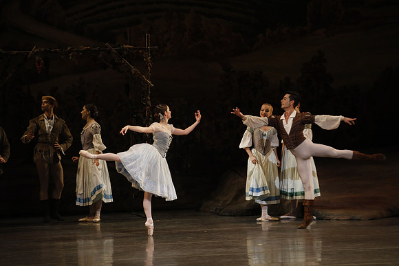 20161023_MCB_Giselle_Act1_3Cast_Jennifer_Laurent_Arsht__73A2246