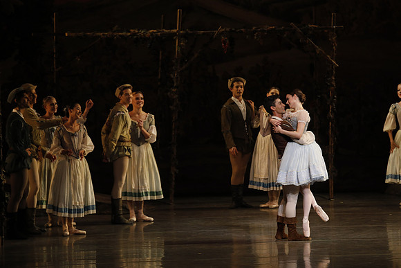 20161023_MCB_Giselle_Act1_3Cast_Jennifer_Laurent_Arsht__73A2268