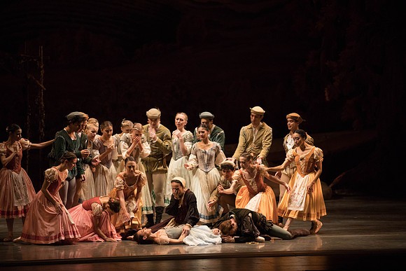 20161022_MCB_Giselle_Act1_2Cast_Tricia_Arsht_73A9454