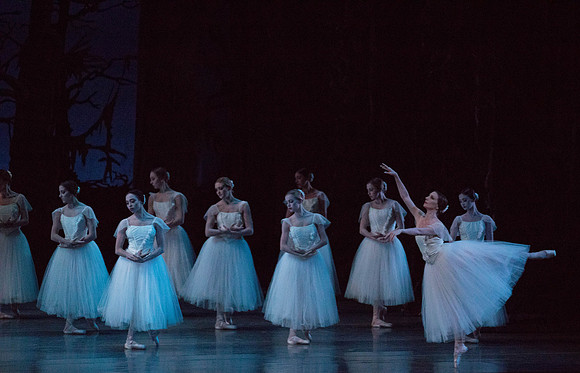 20161022_MCB_Giselle_Act2_2Cast_Tricia_Arsht_73A0003