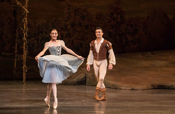 20161022_MCB_Giselle_Act1_2Cast_Tricia_Arsht_Arsht_73A5788