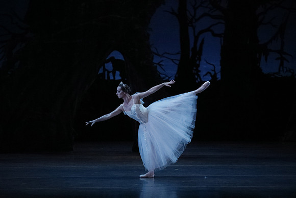 20161023_MCB_Giselle_Act2_3Cast_Jennifer_Laurent_Arsht__73A4962
