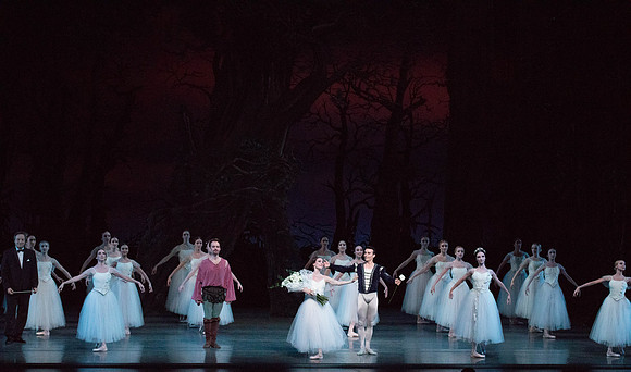 20161022_MCB_Giselle_Act2_2Cast_Tricia_Arsht_73A1108