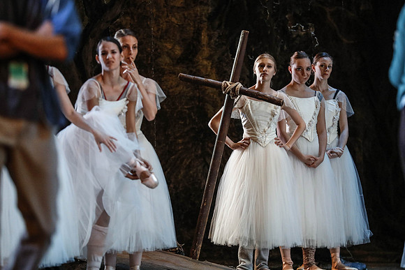 20161020_MCB_Giselle_2Cast_Act2_no Makeup_DRDA_Arsht_73A1527