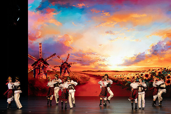 20241026_-Bukovynian Folk dance__DSC1452-Enhanced-NR