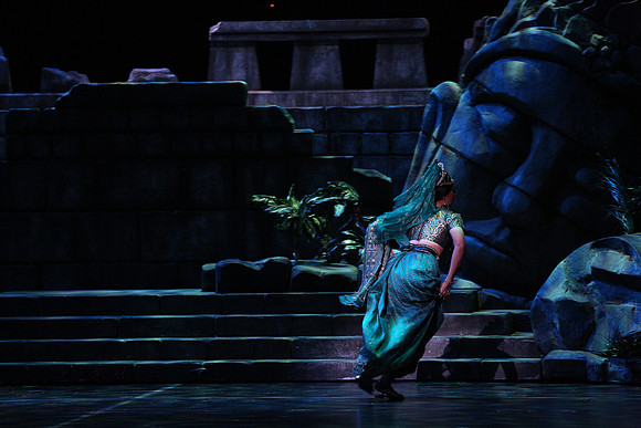 20150226_The_Pearl_Fisher_Act_39C7C1726