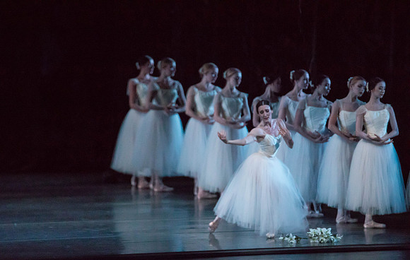 20161022_MCB_Giselle_Act2_2Cast_Tricia_Arsht_73A0336