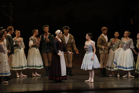 20161023_MCB_Giselle_Act1_3Cast_Jennifer_Laurent_Arsht__73A2364