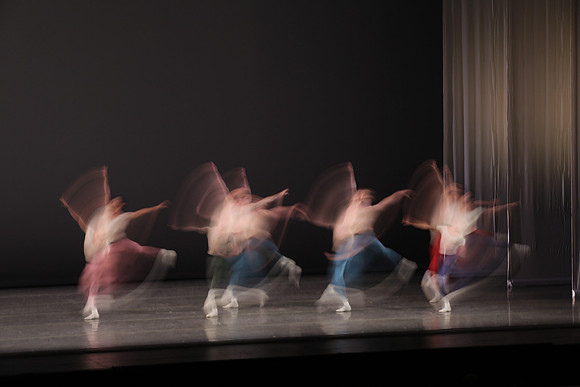 20170113_Glass_Motion_Blur_Samantha_PR_9C7C2338