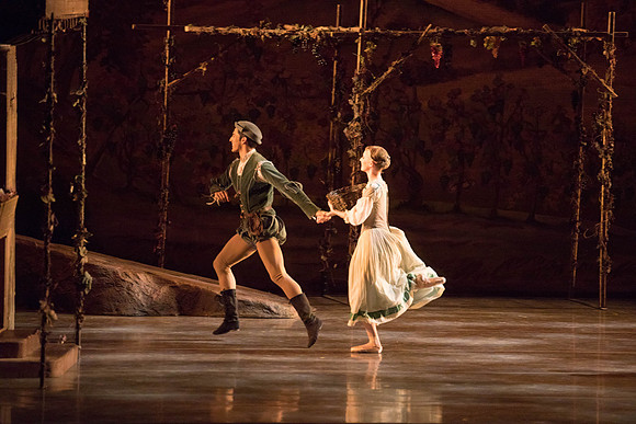 20161022_MCB_Giselle_Act1_2Cast_Tricia_Arsht_Arsht_73A5522