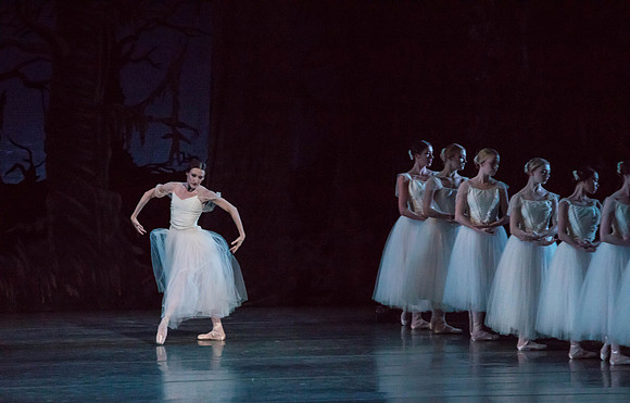 20161022_MCB_Giselle_Act2_2Cast_Tricia_Arsht_73A0153