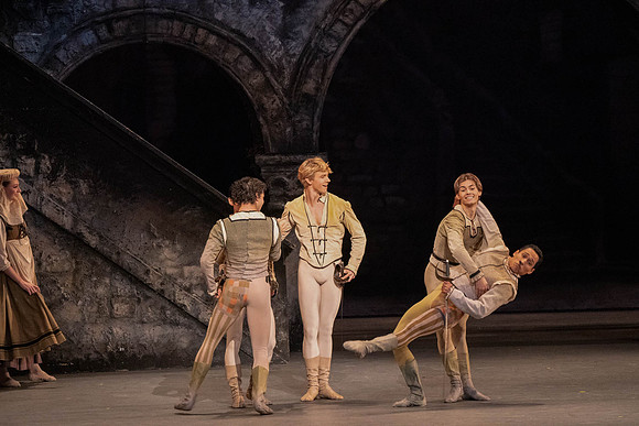 20221023_Romeo_And_Juliet_3Cast__DSC4482