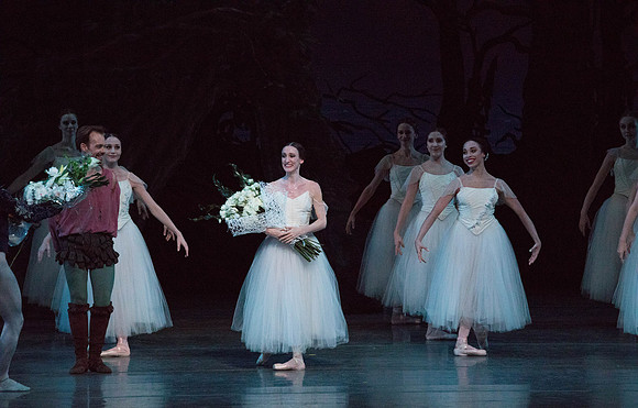 20161022_MCB_Giselle_Act2_2Cast_Tricia_Arsht_73A1131