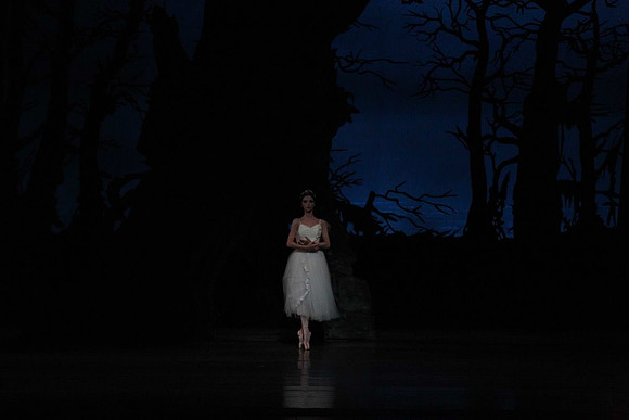 20161020_MCB_Giselle_Act2_DRNN_Arsht_9C7C0088