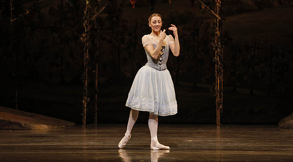 20161020_MCB_Giselle_Act1_DRDA_Arsht_73A3469