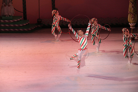 20141229_Nutcracker_WPB_Hoops_CG3P1410