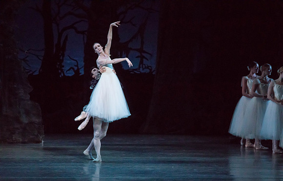 20161022_MCB_Giselle_Act2_2Cast_Tricia_Arsht_73A0116