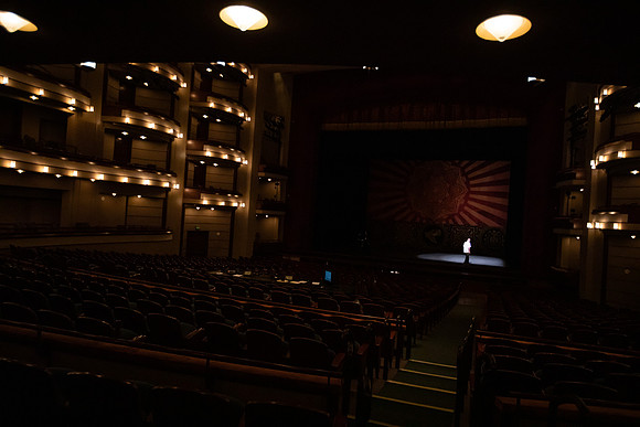 20190221_MCB_Warmup_on_Stage_MG_7682