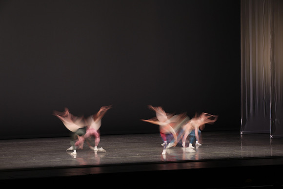 20170113_Glass_Motion_Blur_Samantha_PR_9C7C2329