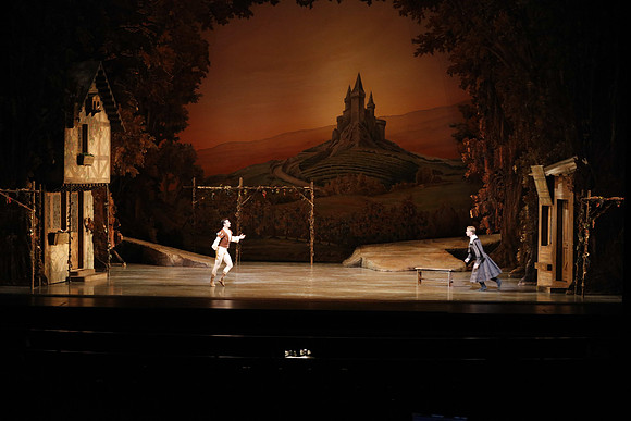 20161020_MCB_Giselle_Act1_2Cast_DR_No Makeup_Arsht_75A0089