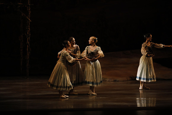 20161023_MCB_Giselle_Act1_3Cast_Jennifer_Laurent_Arsht__73A1357