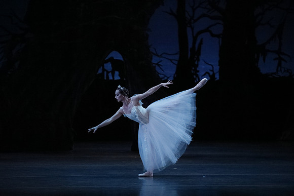 20161023_MCB_Giselle_Act2_3Cast_Jennifer_Laurent_Arsht__73A4964