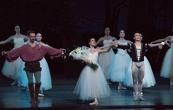 20161022_MCB_Giselle_Act2_2Cast_Tricia_Arsht_73A1123